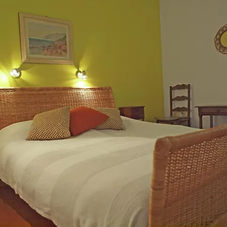 In Near The Sea 滨海卡瓦莱尔