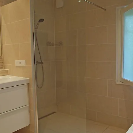 Spacious Near Sea In Sur Willa *